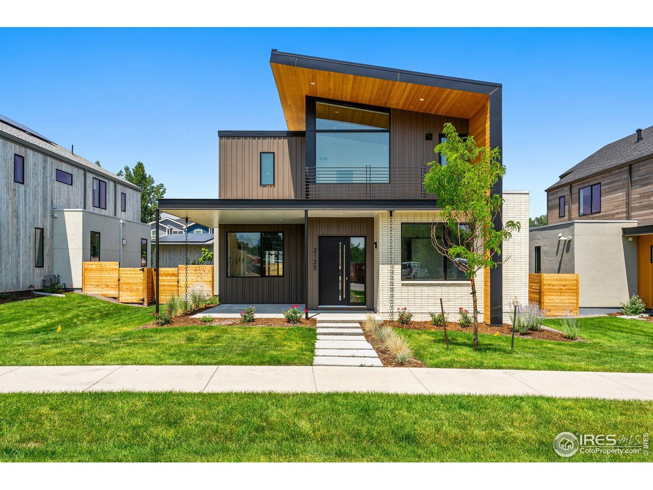 2125 Vine Ave