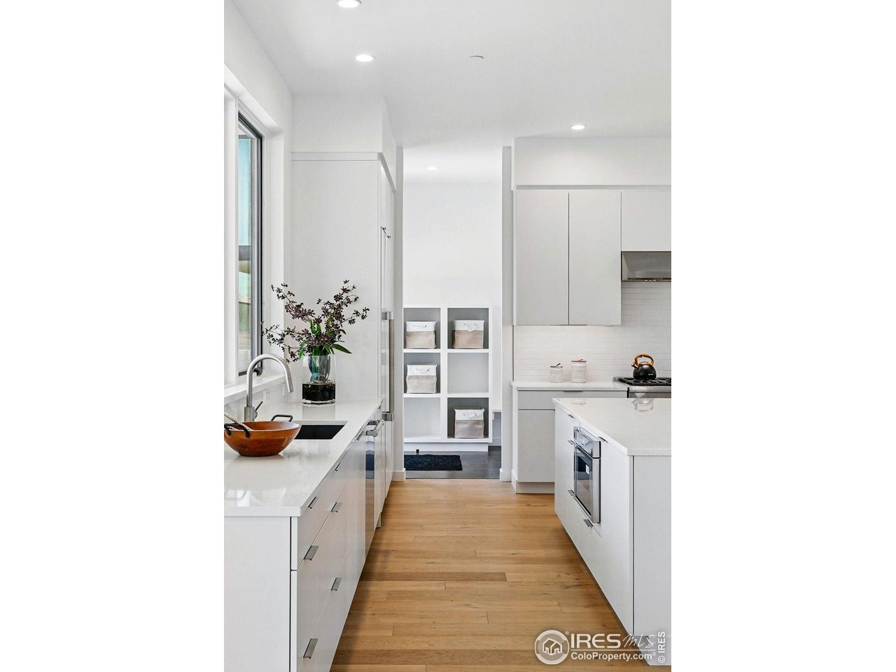2125 Vine Ave