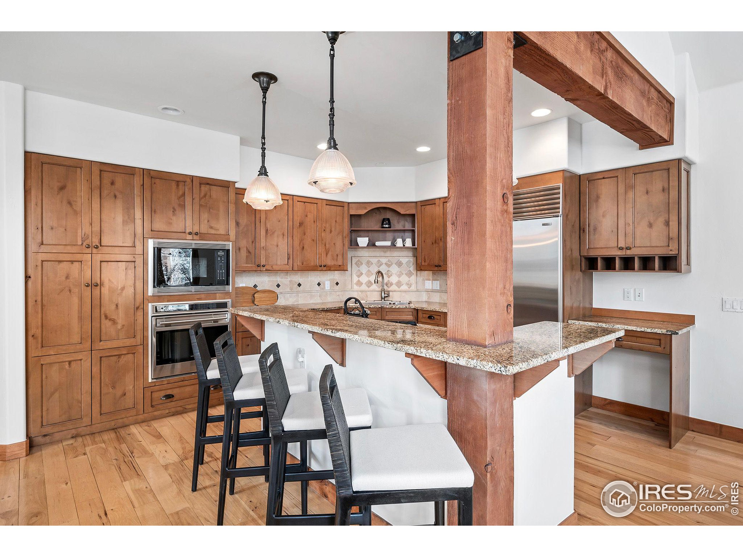 65 Lake Trail Ct