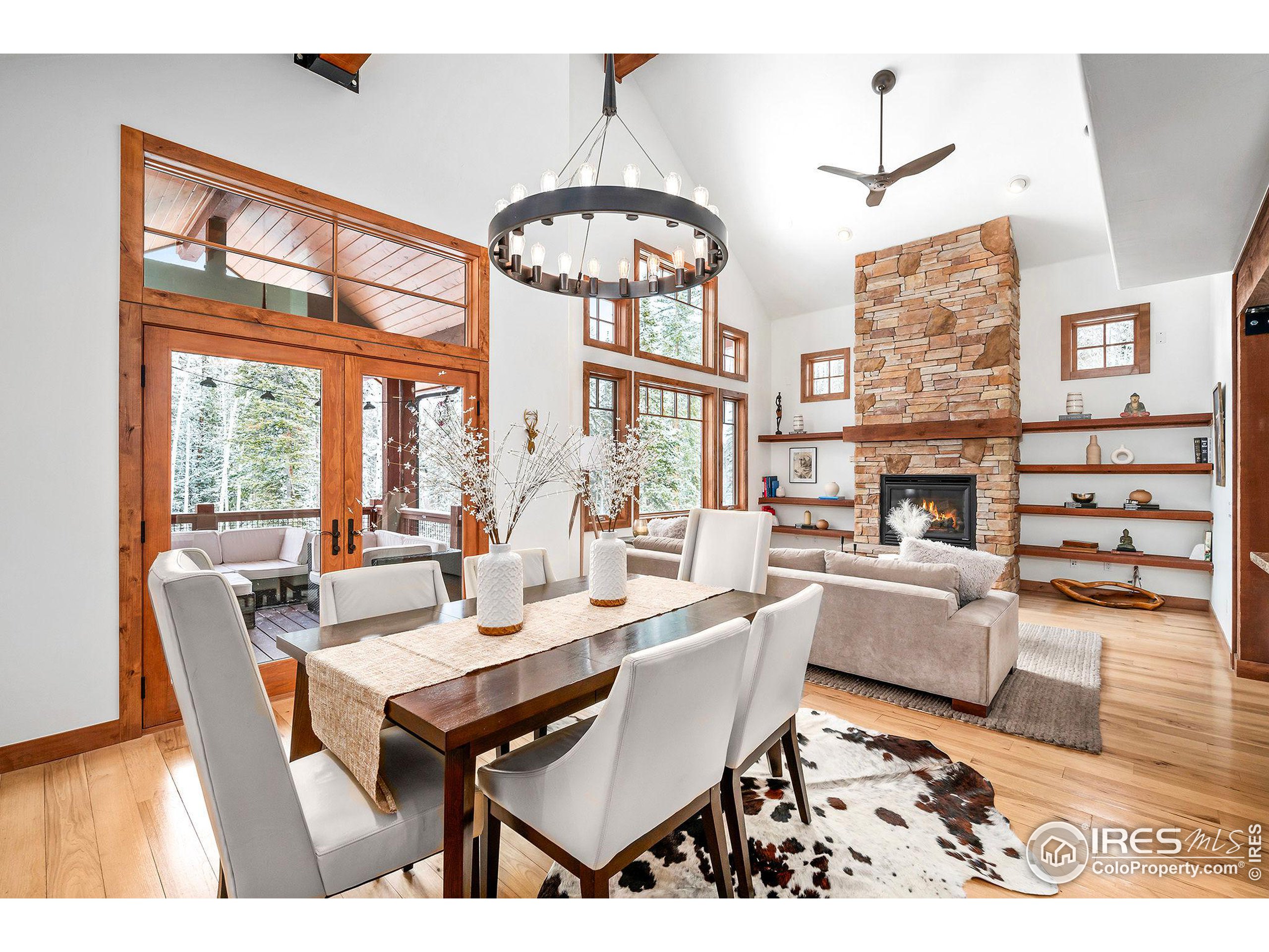 65 Lake Trail Ct