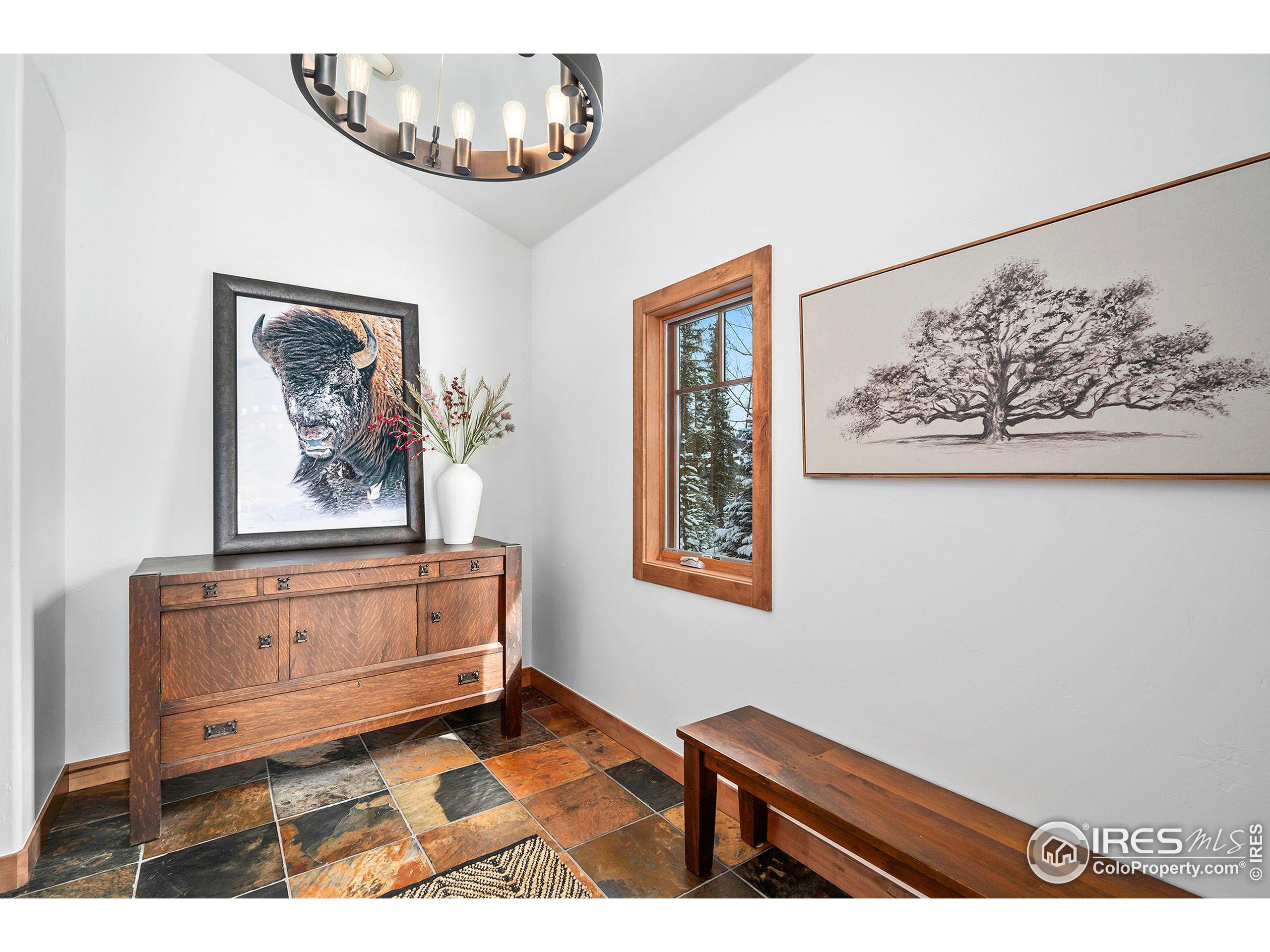 65 Lake Trail Ct