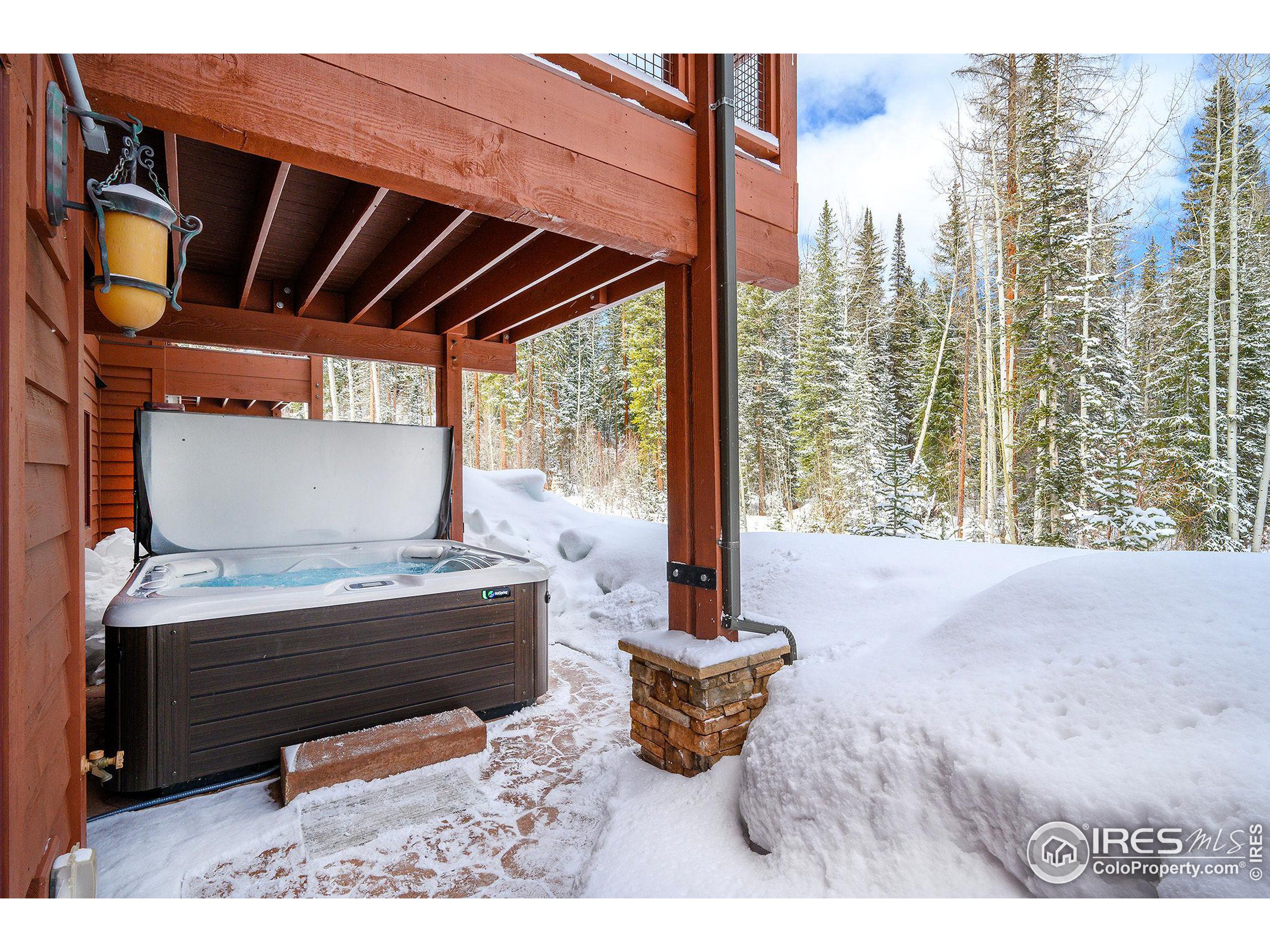 65 Lake Trail Ct
