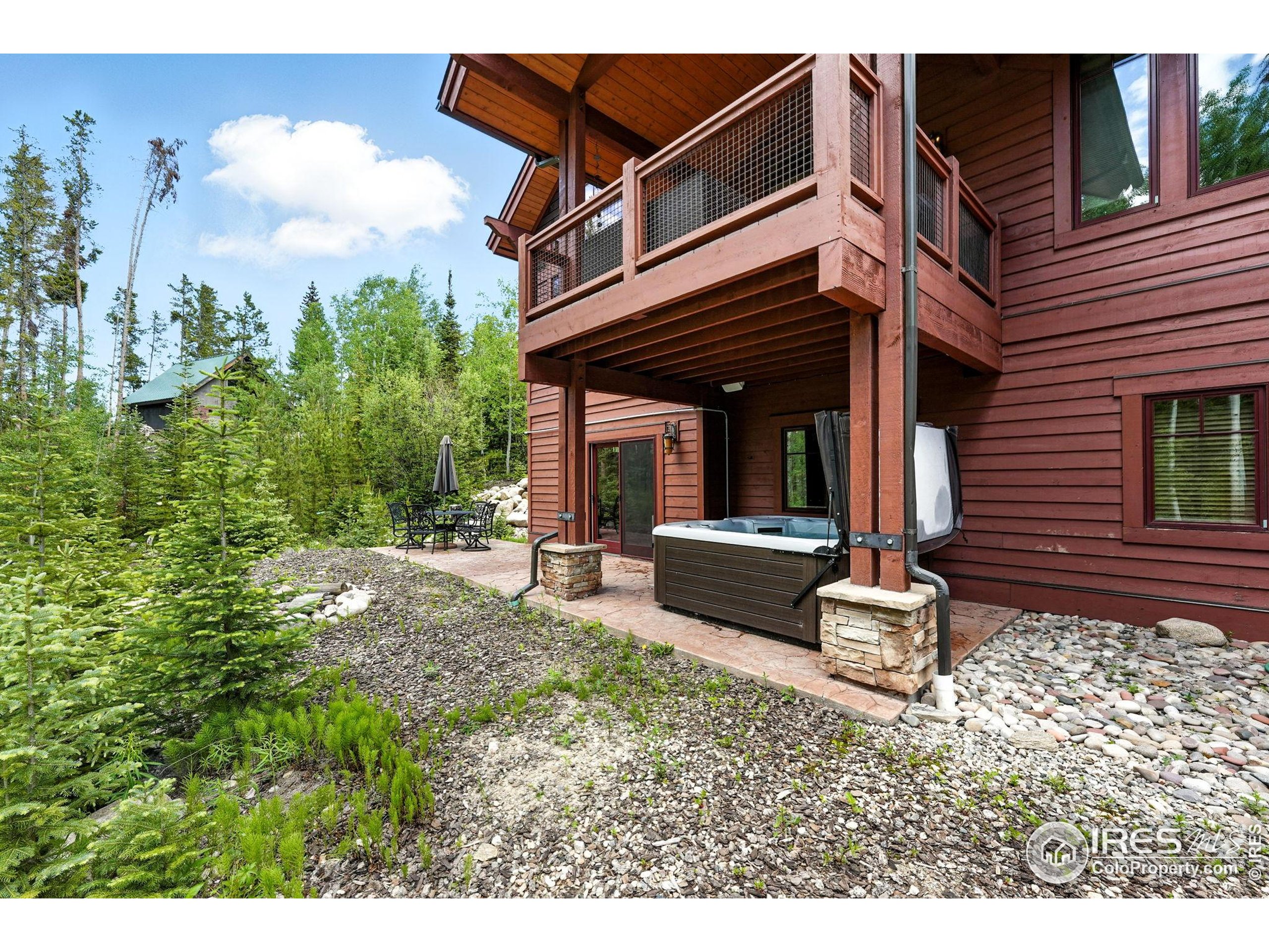 65 Lake Trail Ct