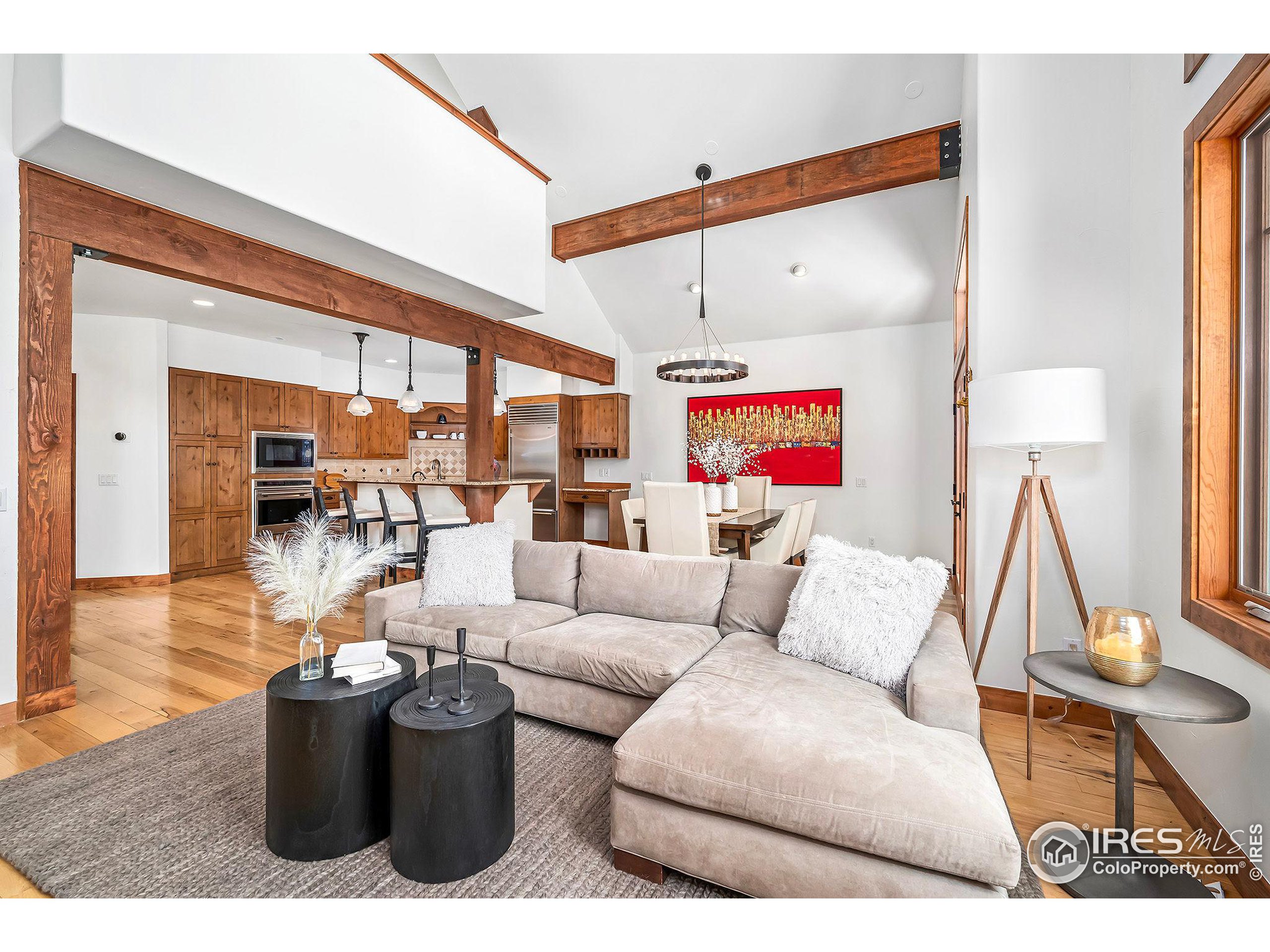 65 Lake Trail Ct