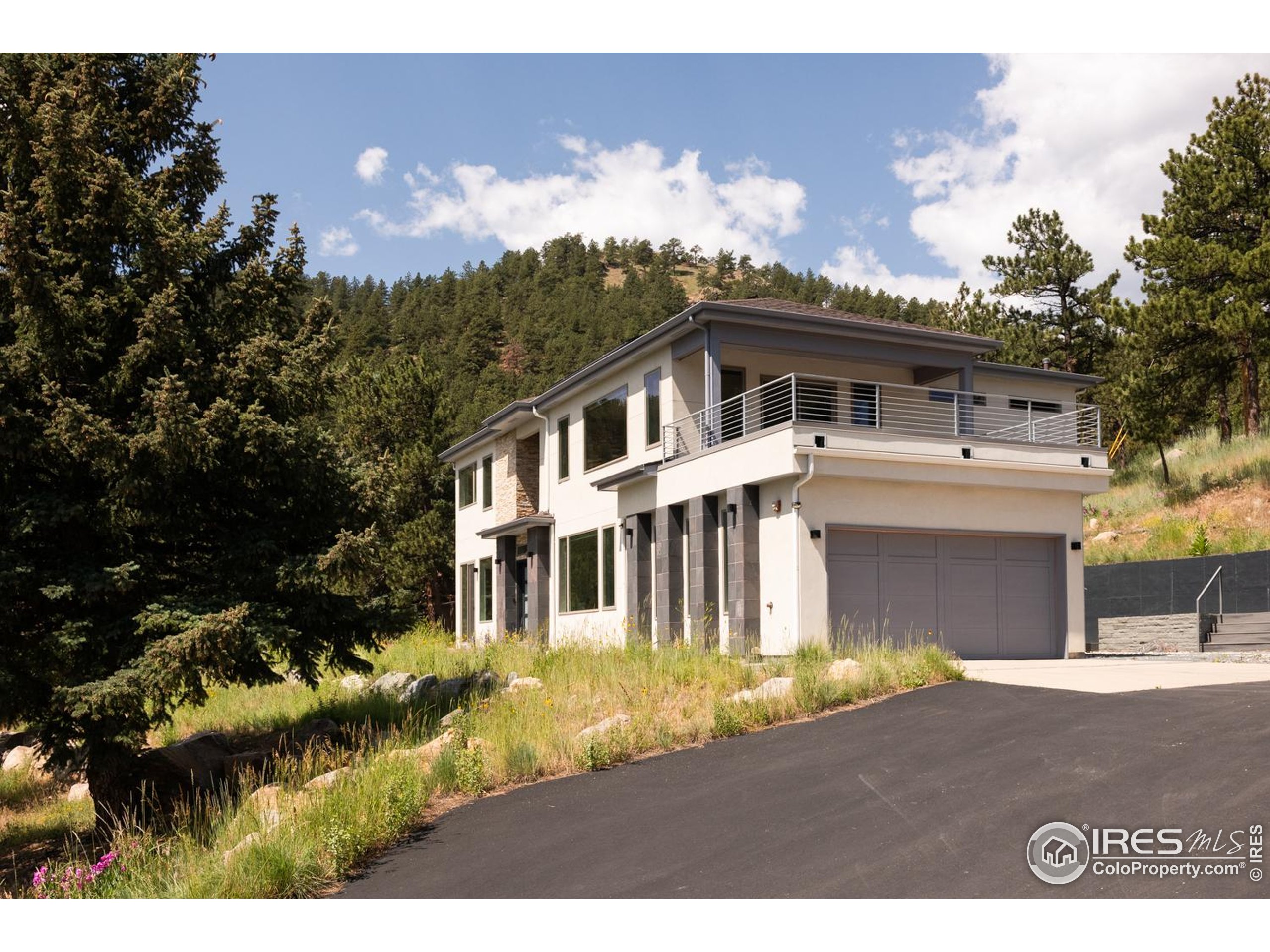 514 Granite Dr