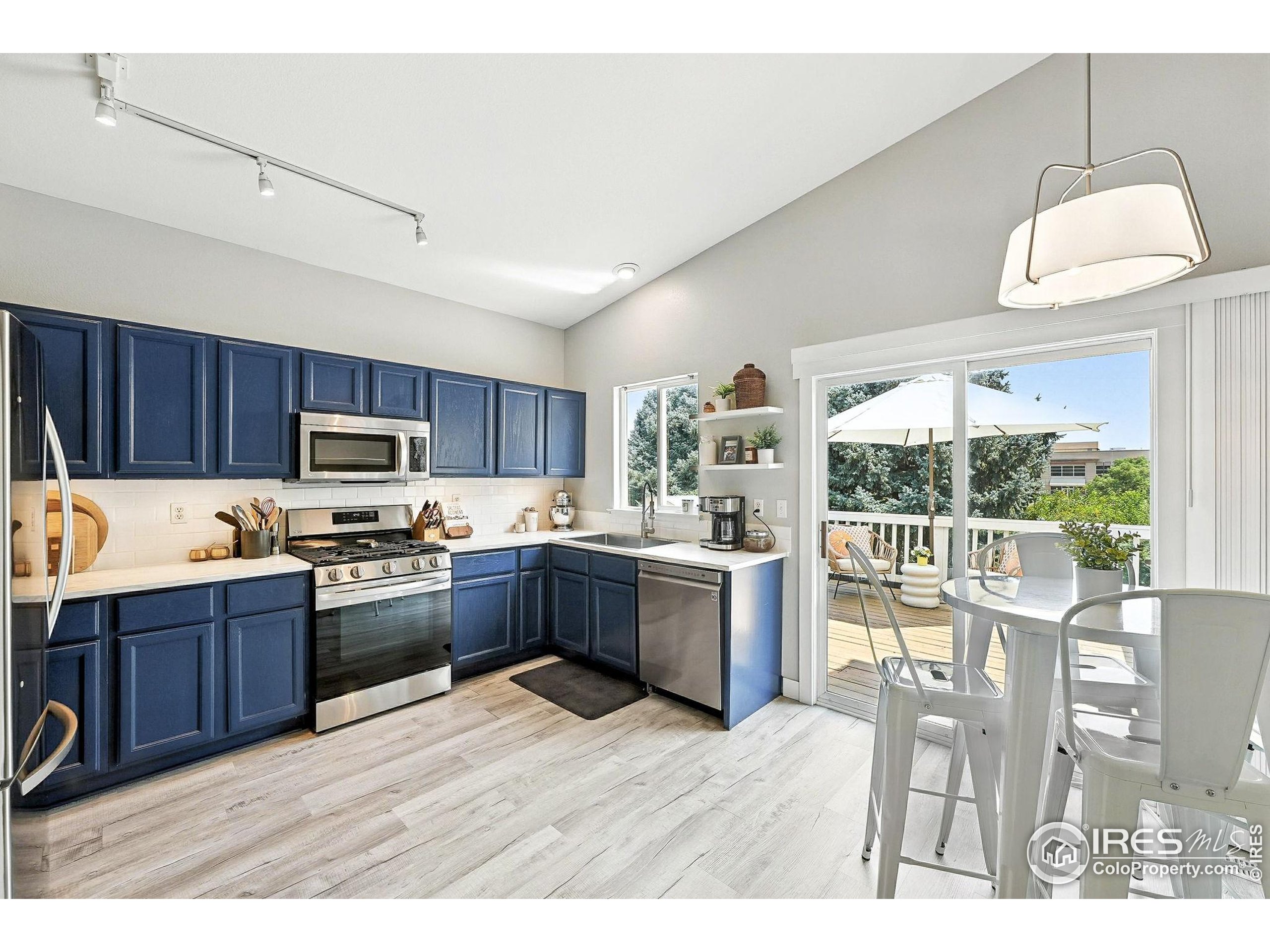 1818 Clover Creek Dr