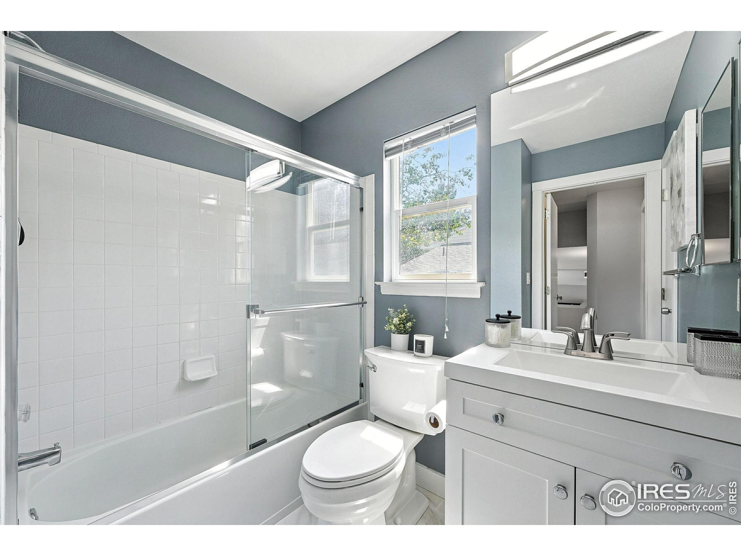 1818 Clover Creek Dr