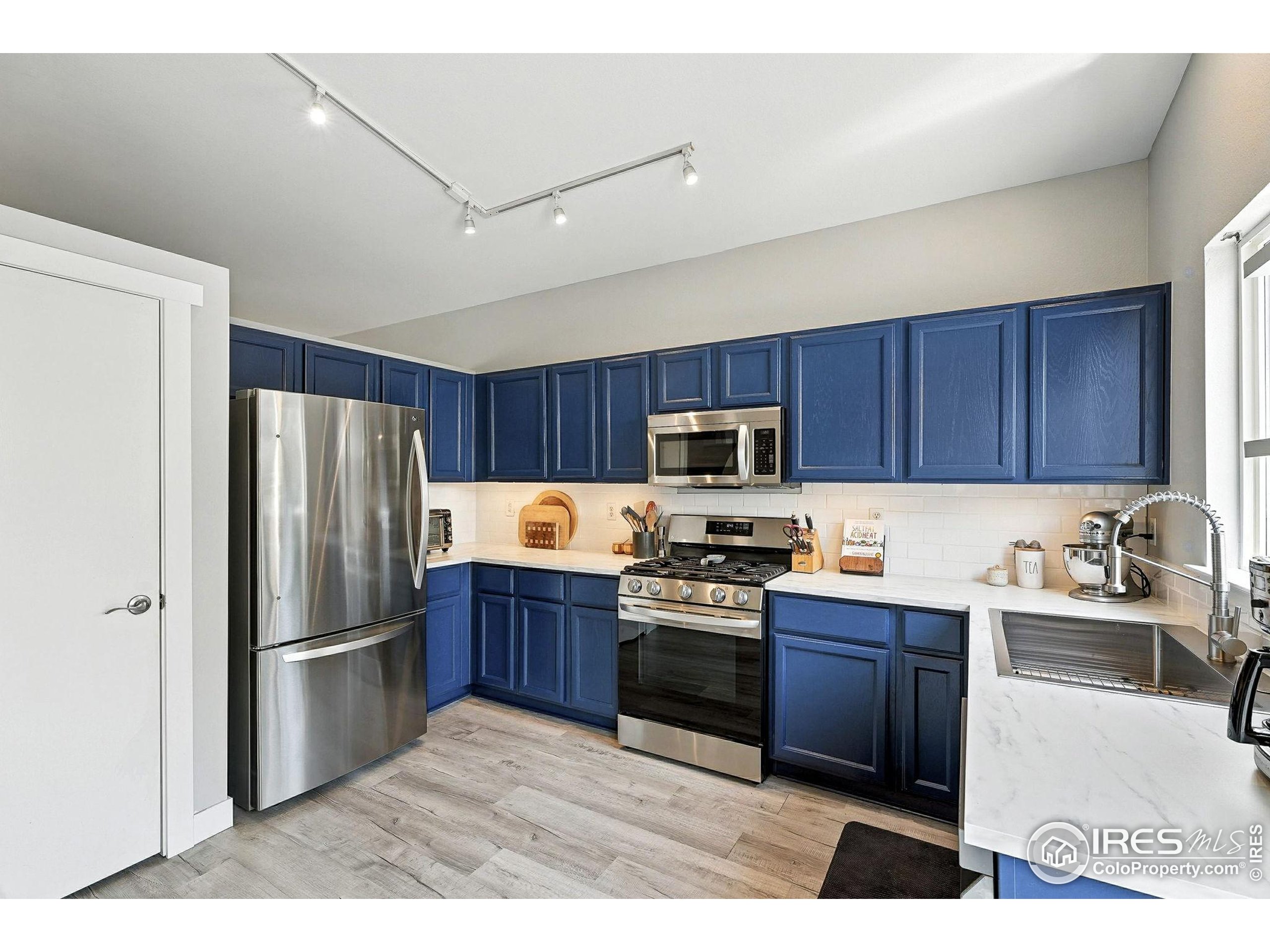 1818 Clover Creek Dr