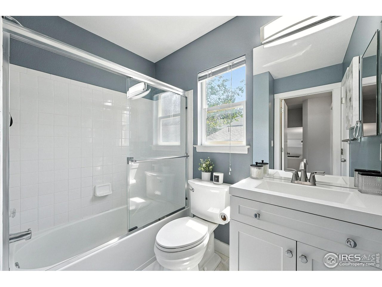 1818 Clover Creek Dr