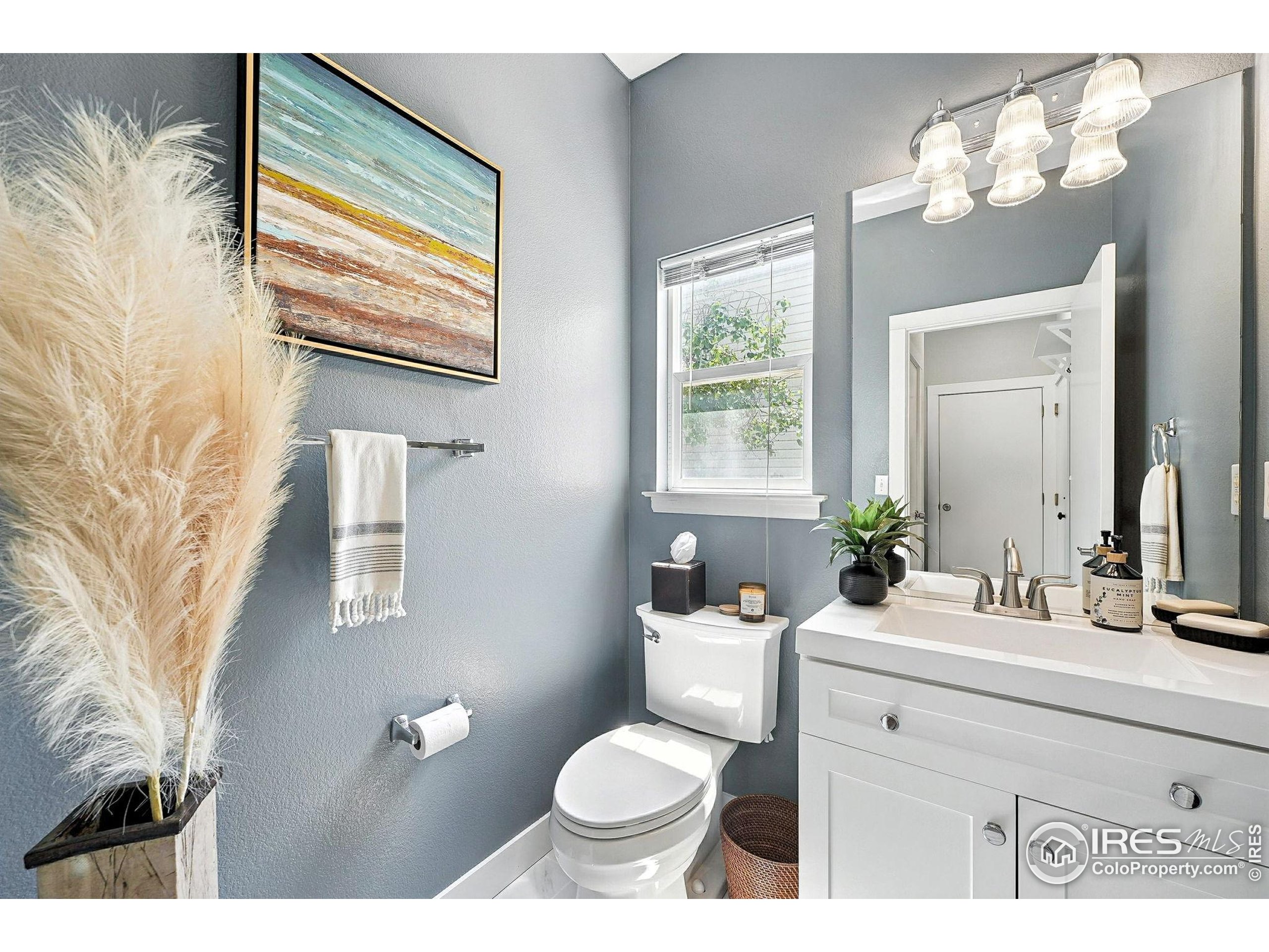 1818 Clover Creek Dr