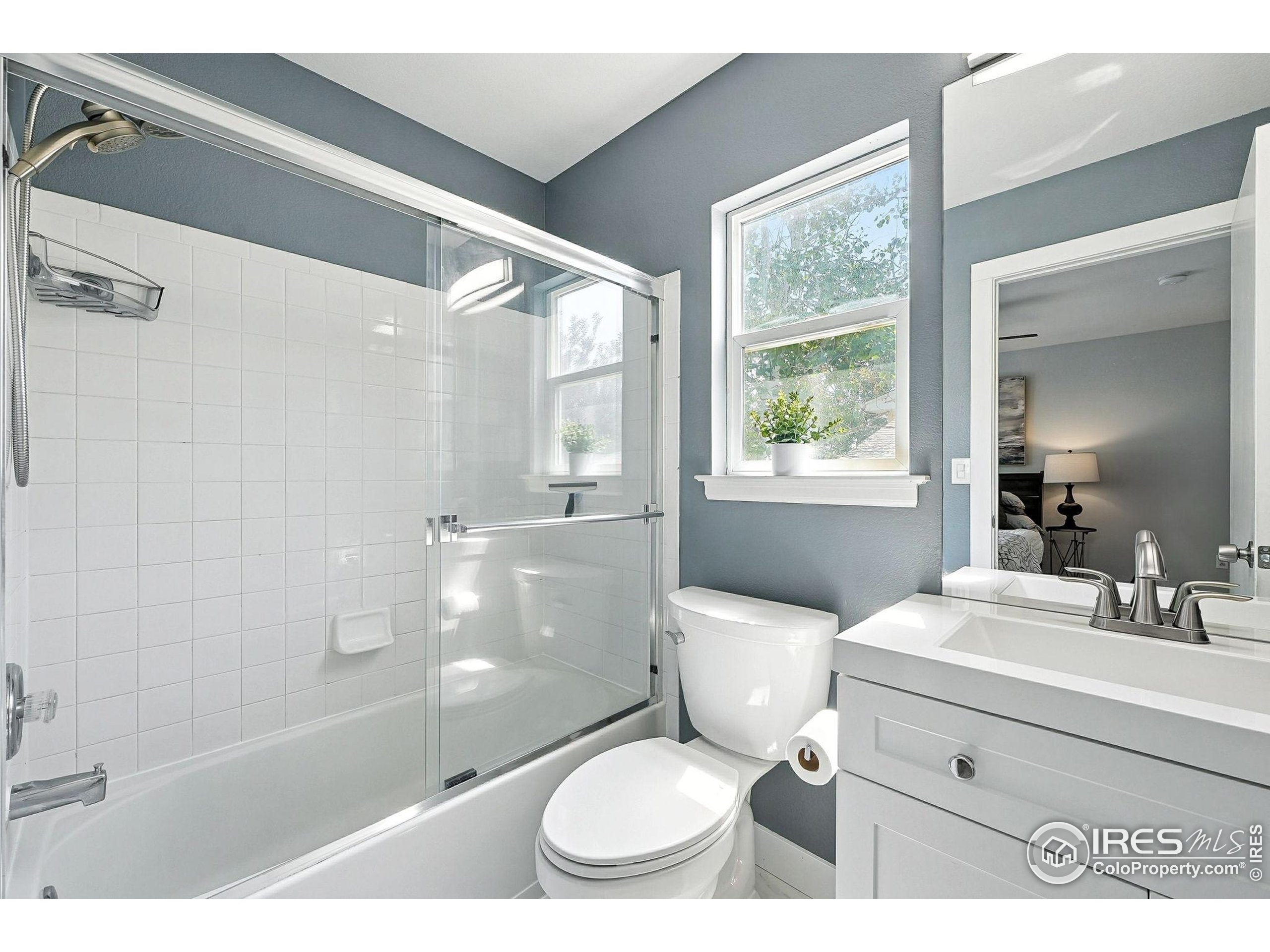 1818 Clover Creek Dr