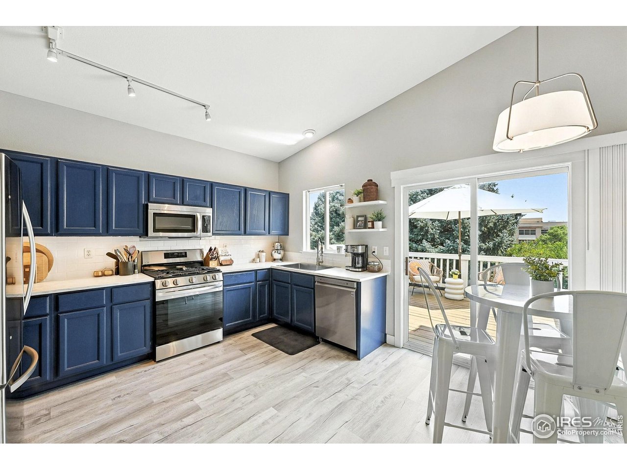 1818 Clover Creek Dr