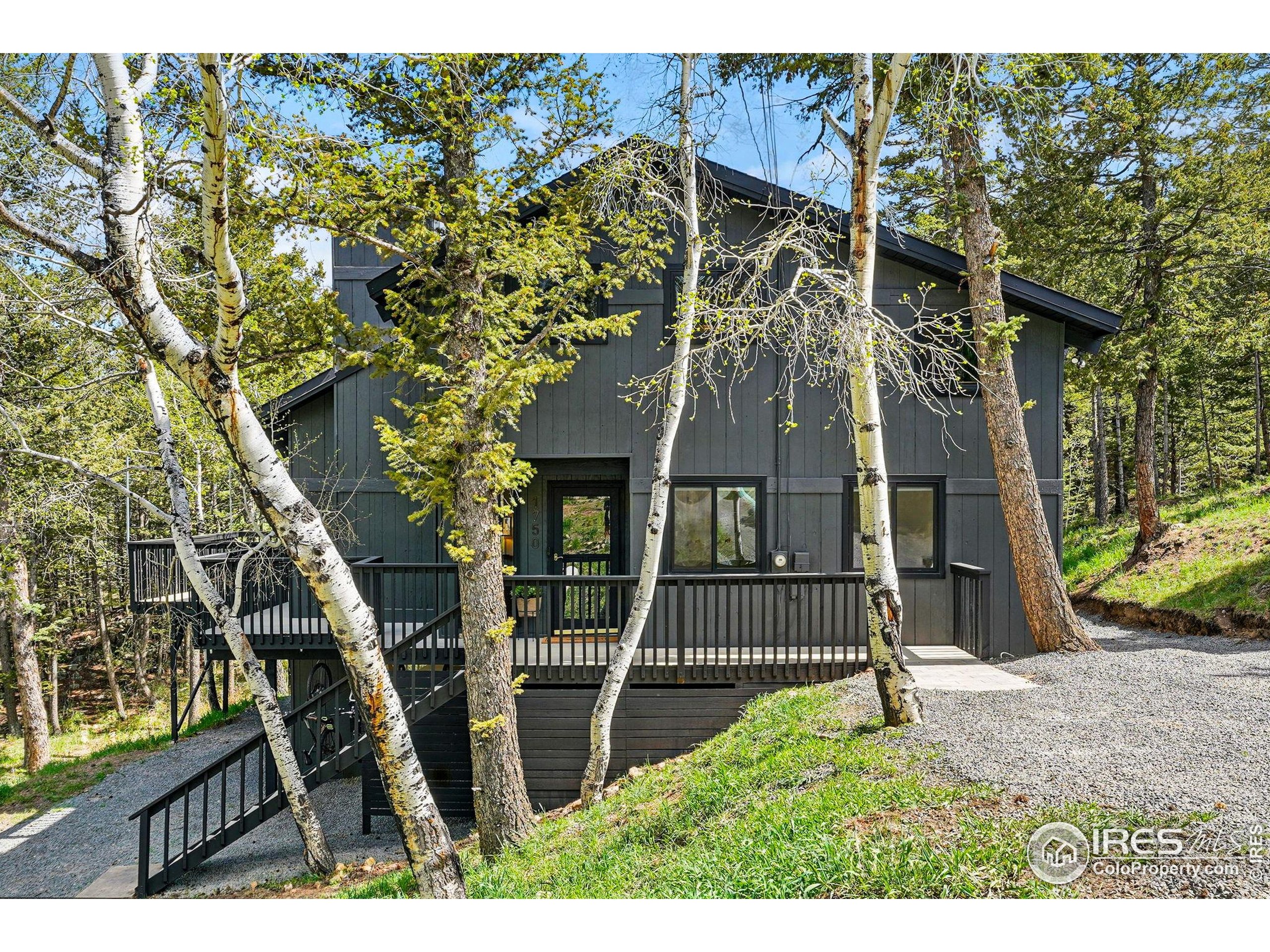 1750 Deer Trail Rd