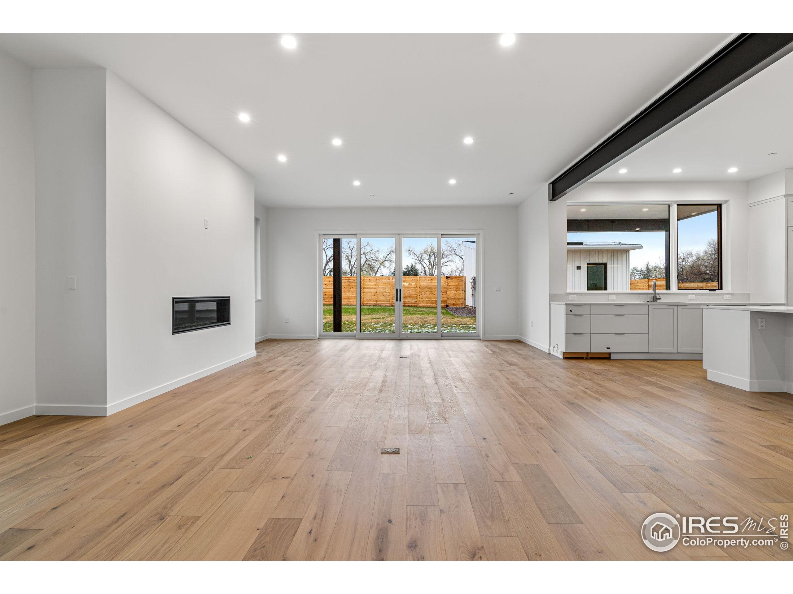 2155 Vine Ave