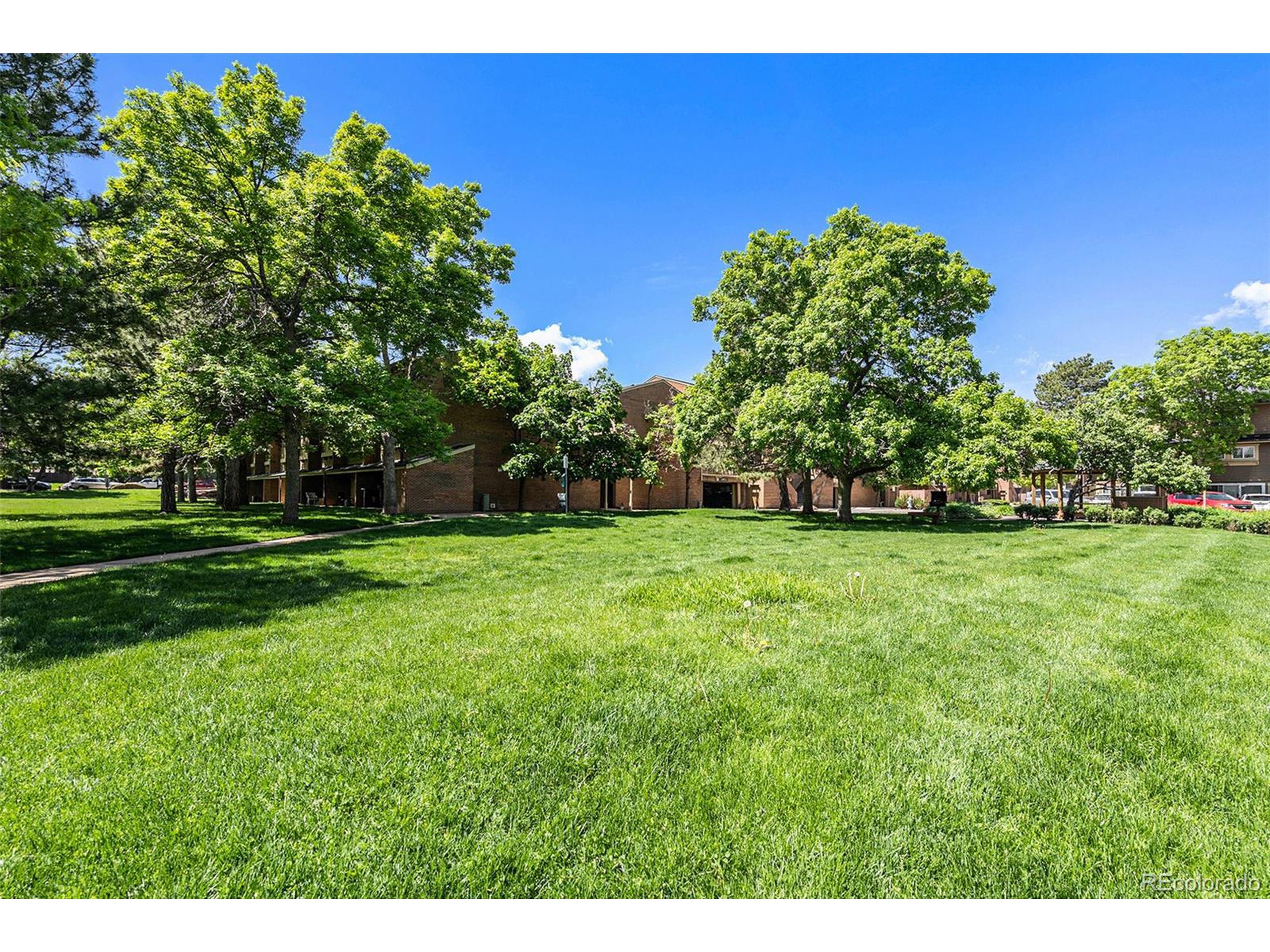 3363 Madison Ave V122