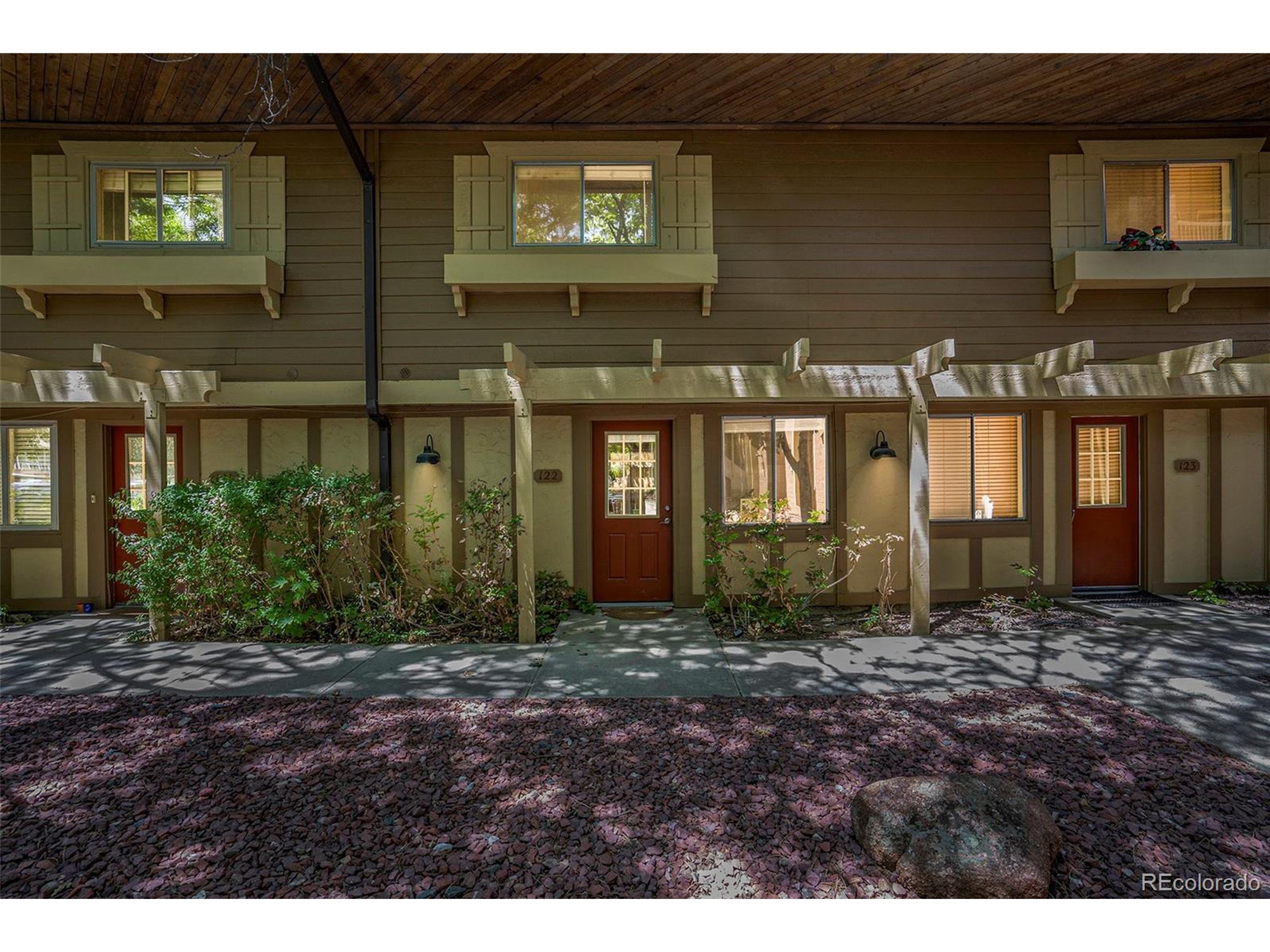 3363 Madison Ave V122