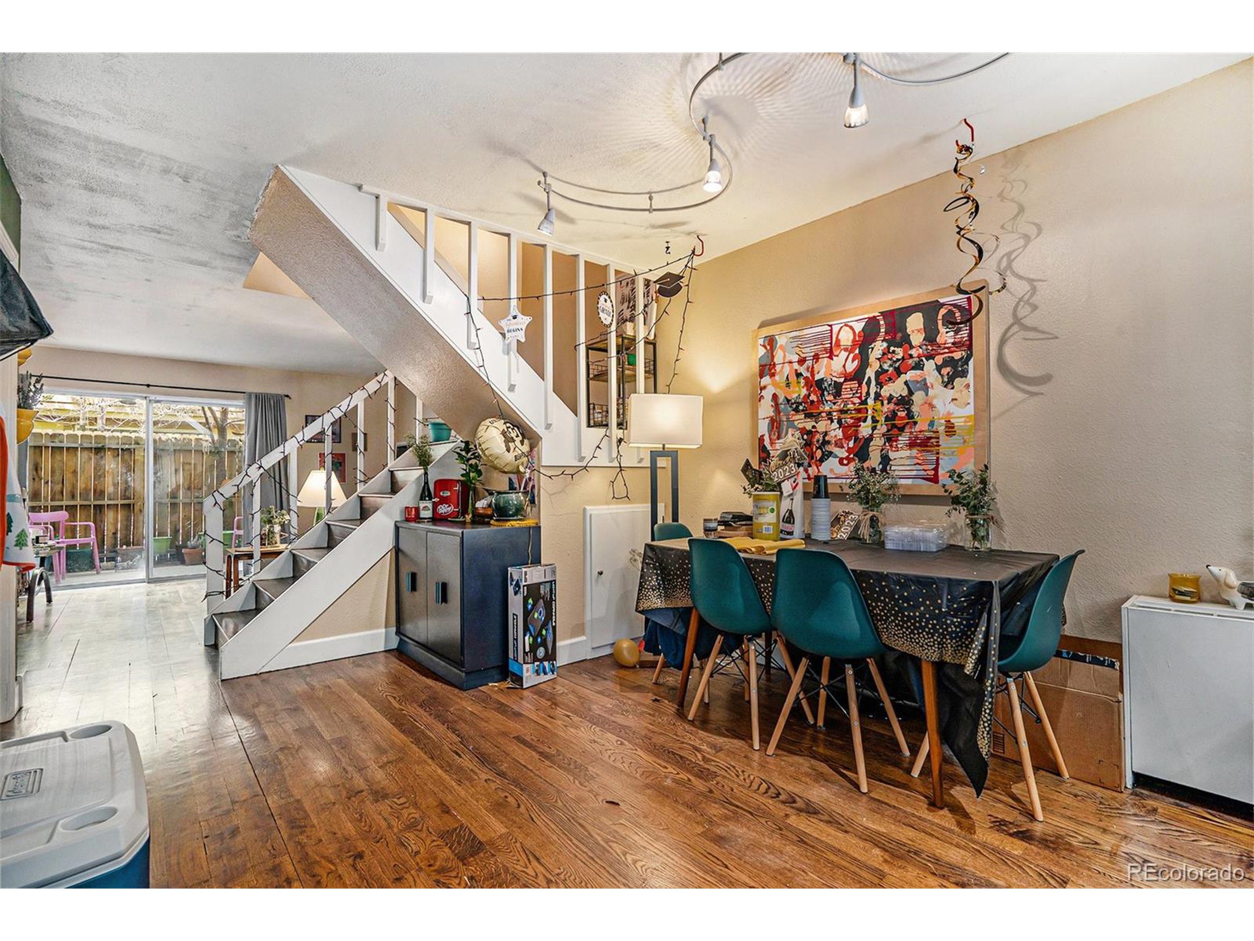 3363 Madison Ave V122