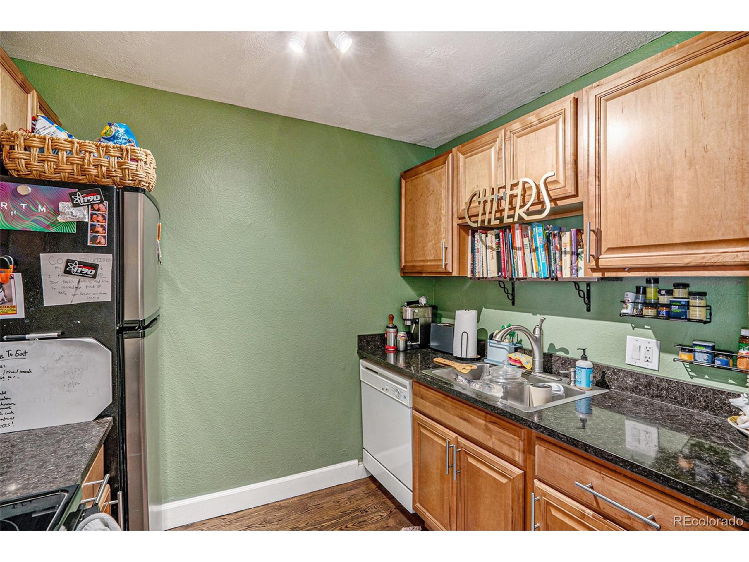 3363 Madison Ave V122
