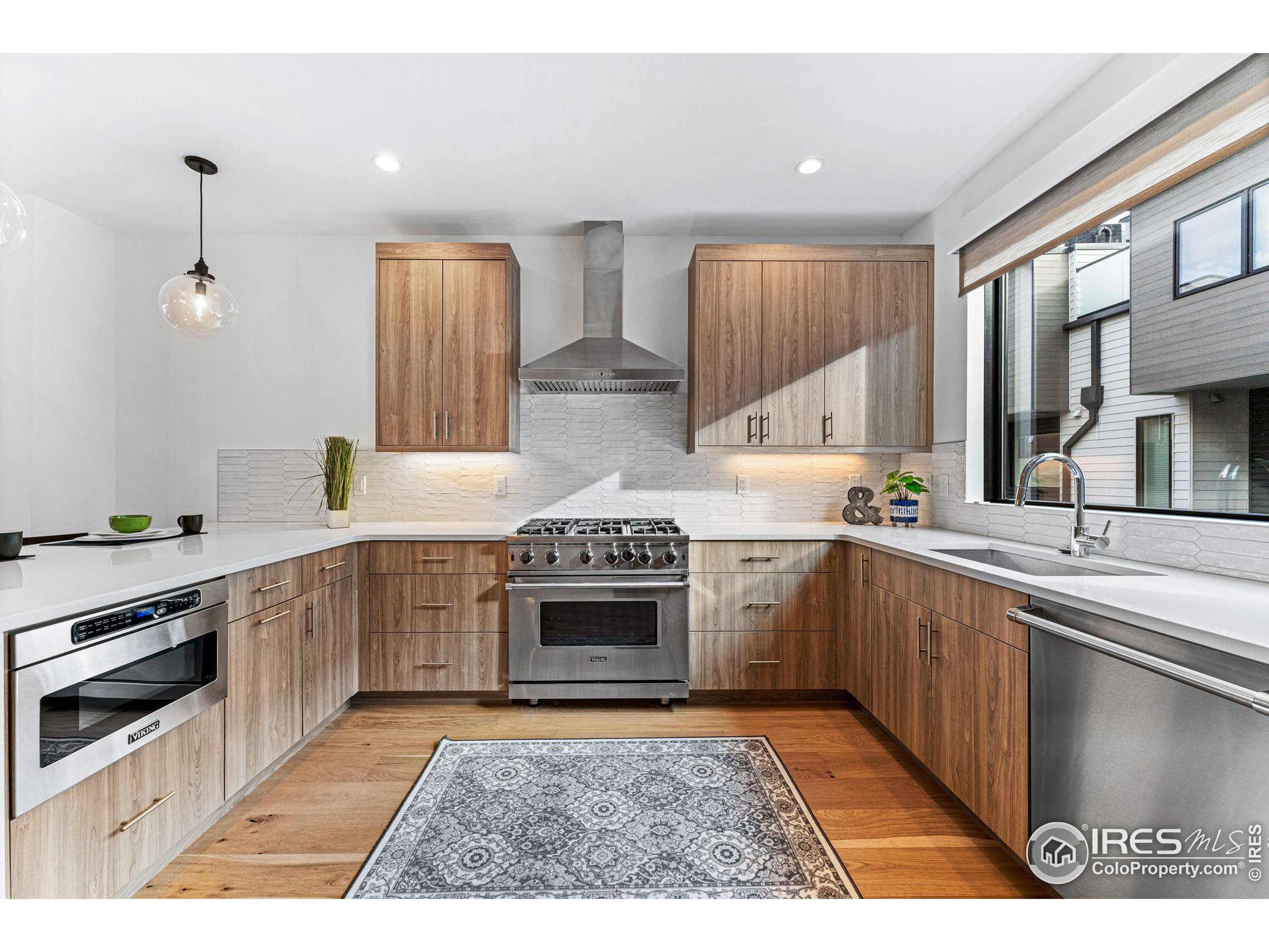 2465 Walnut St 8