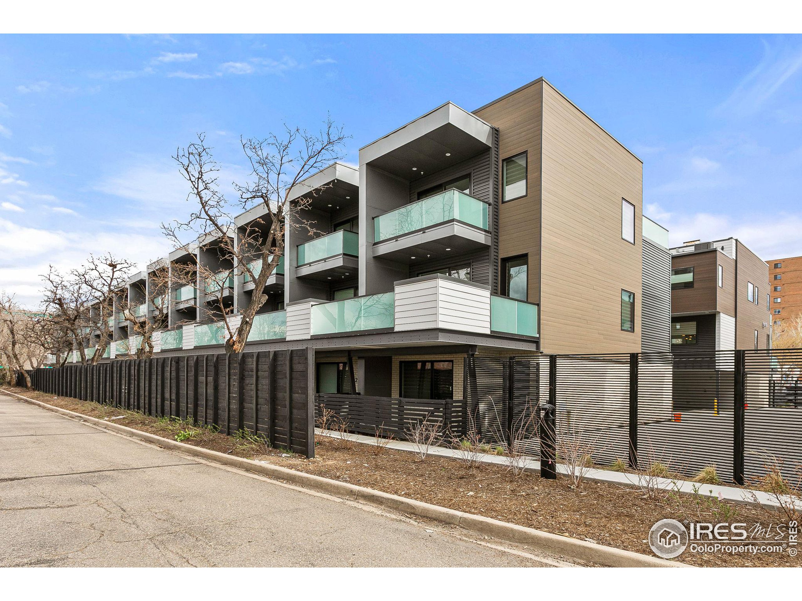 2465 Walnut St 8