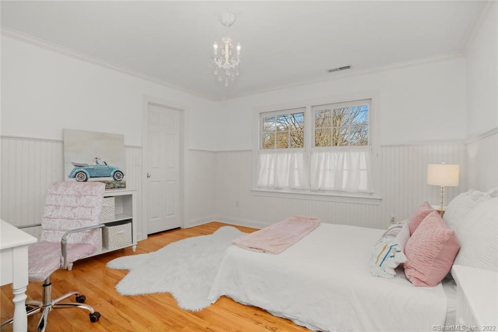 1685 Boston Post Road