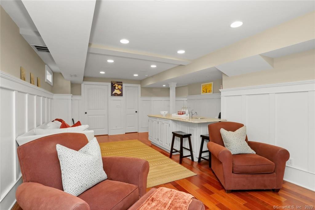 1685 Boston Post Road