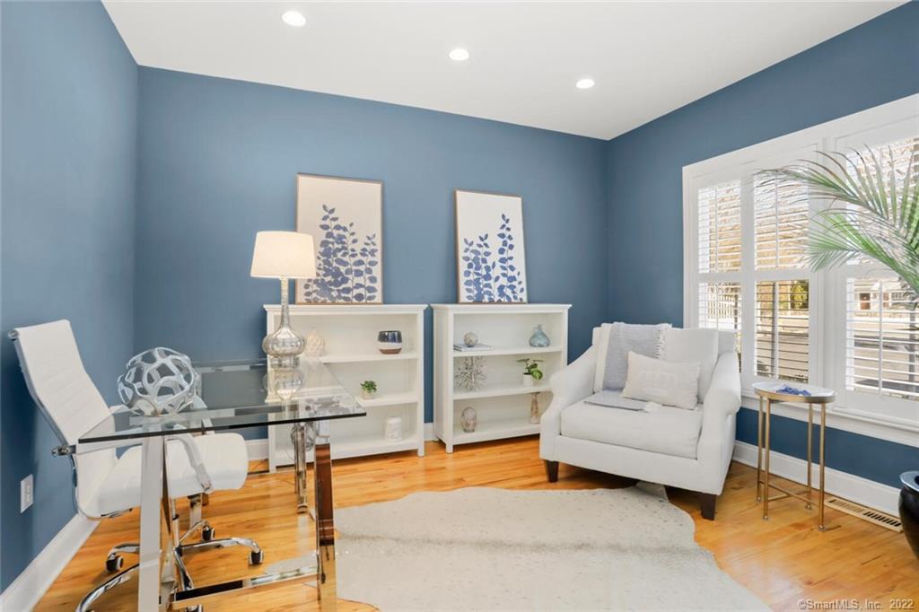 1685 Boston Post Road