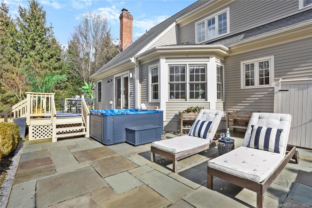 1685 Boston Post Road