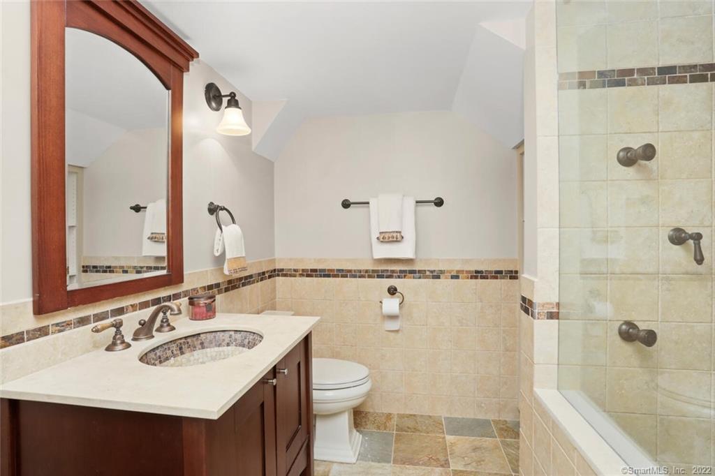 1685 Boston Post Road