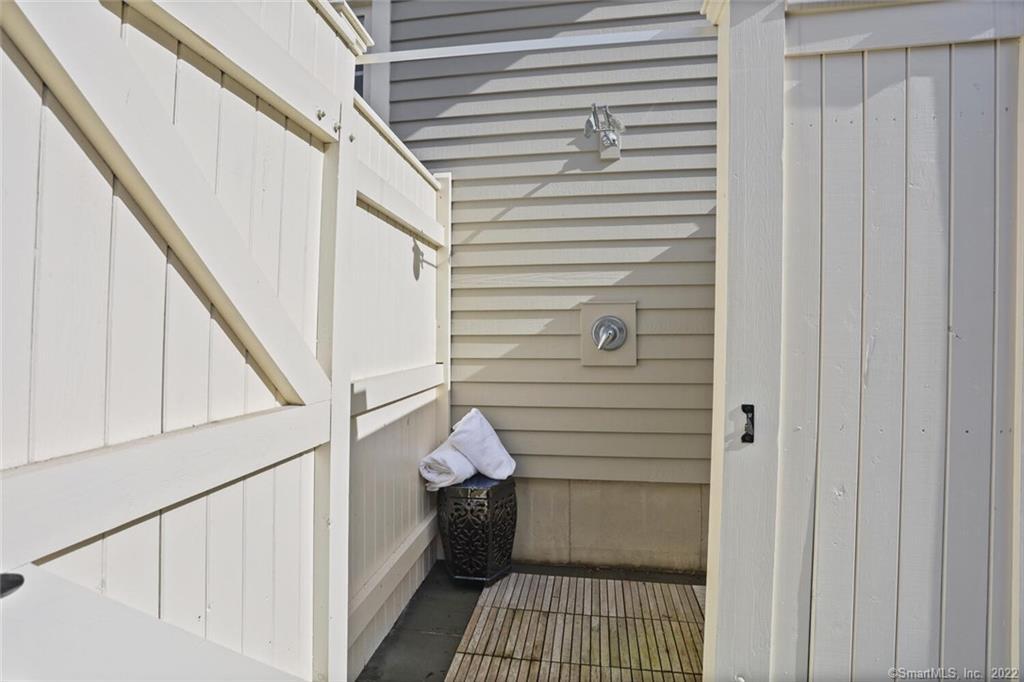 1685 Boston Post Road