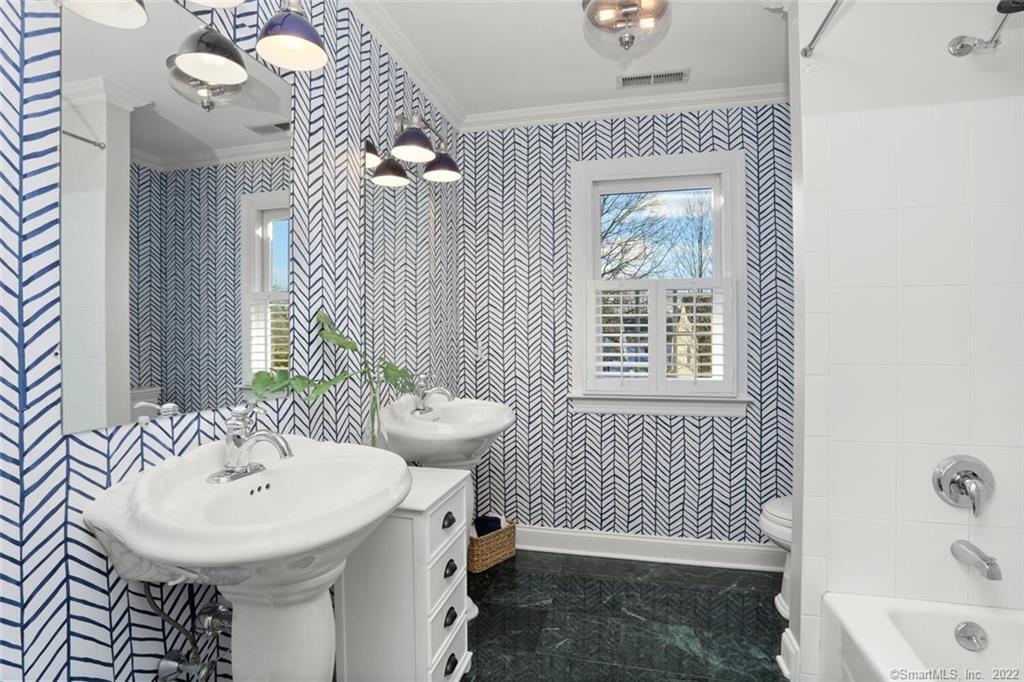 1685 Boston Post Road