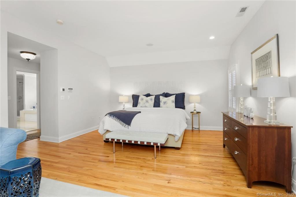 1685 Boston Post Road