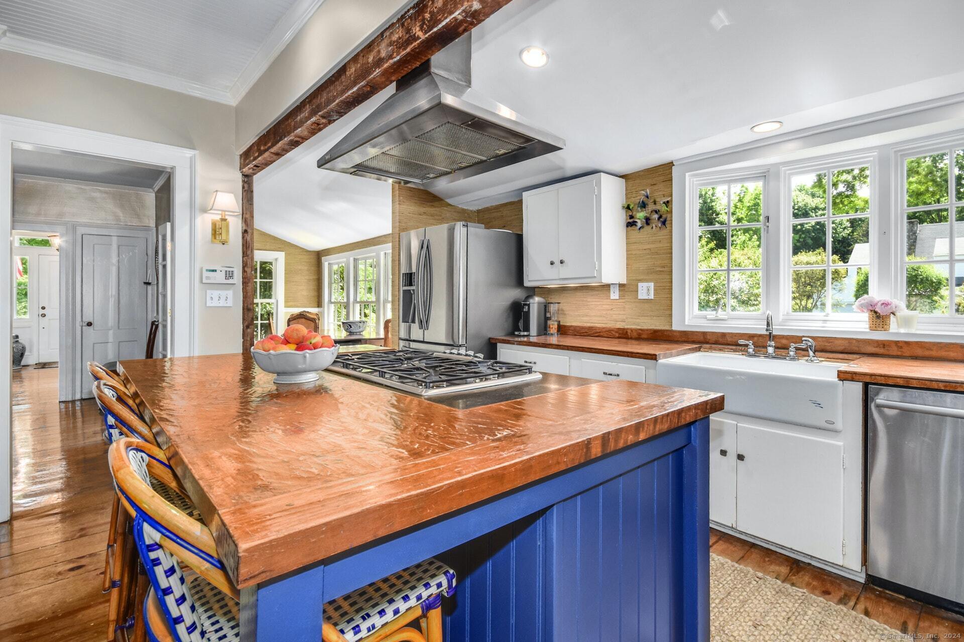 202 Old Kings Highway North