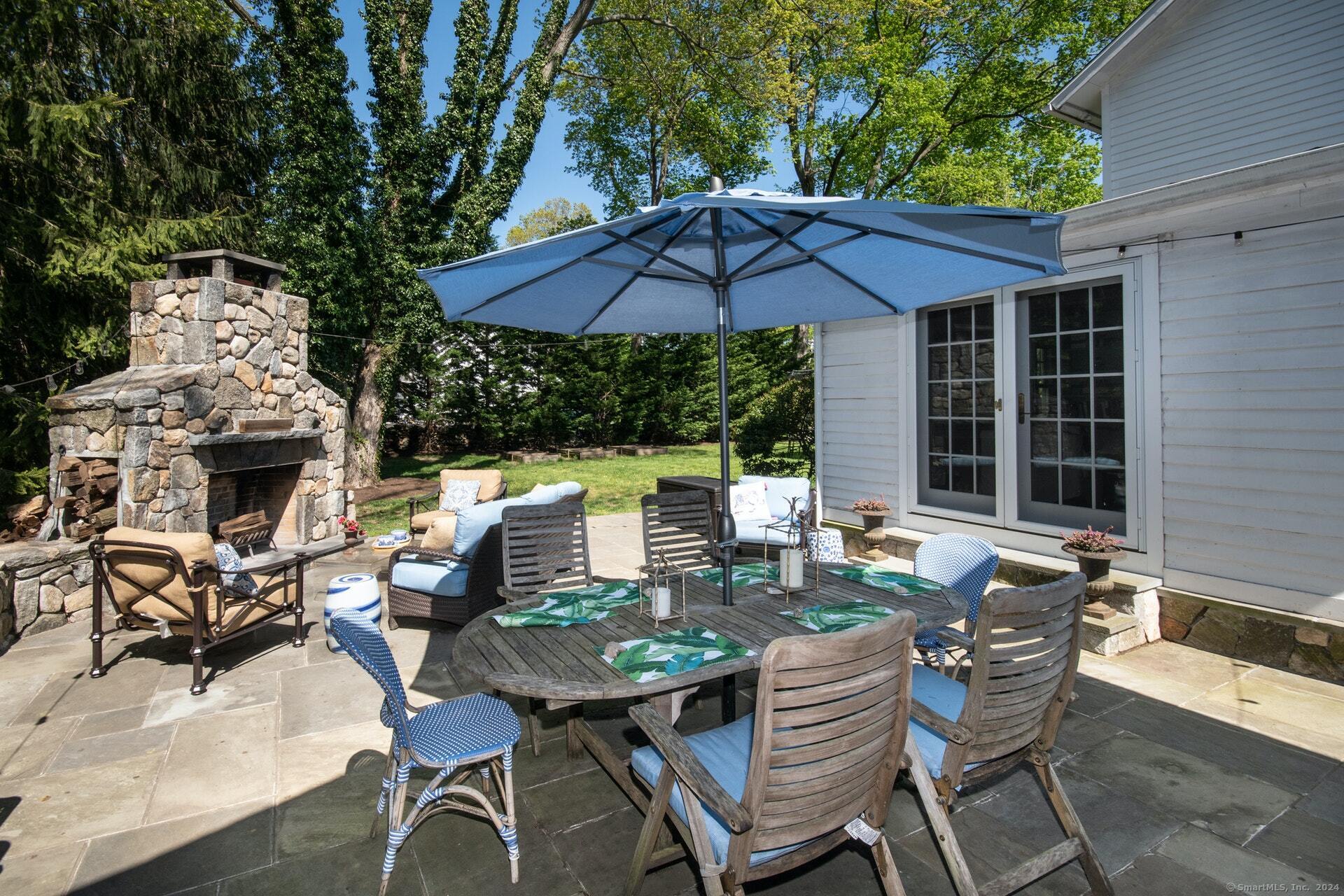 202 Old Kings Highway North