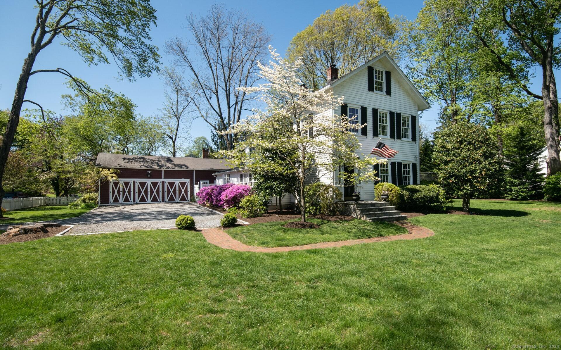 202 Old Kings Highway North