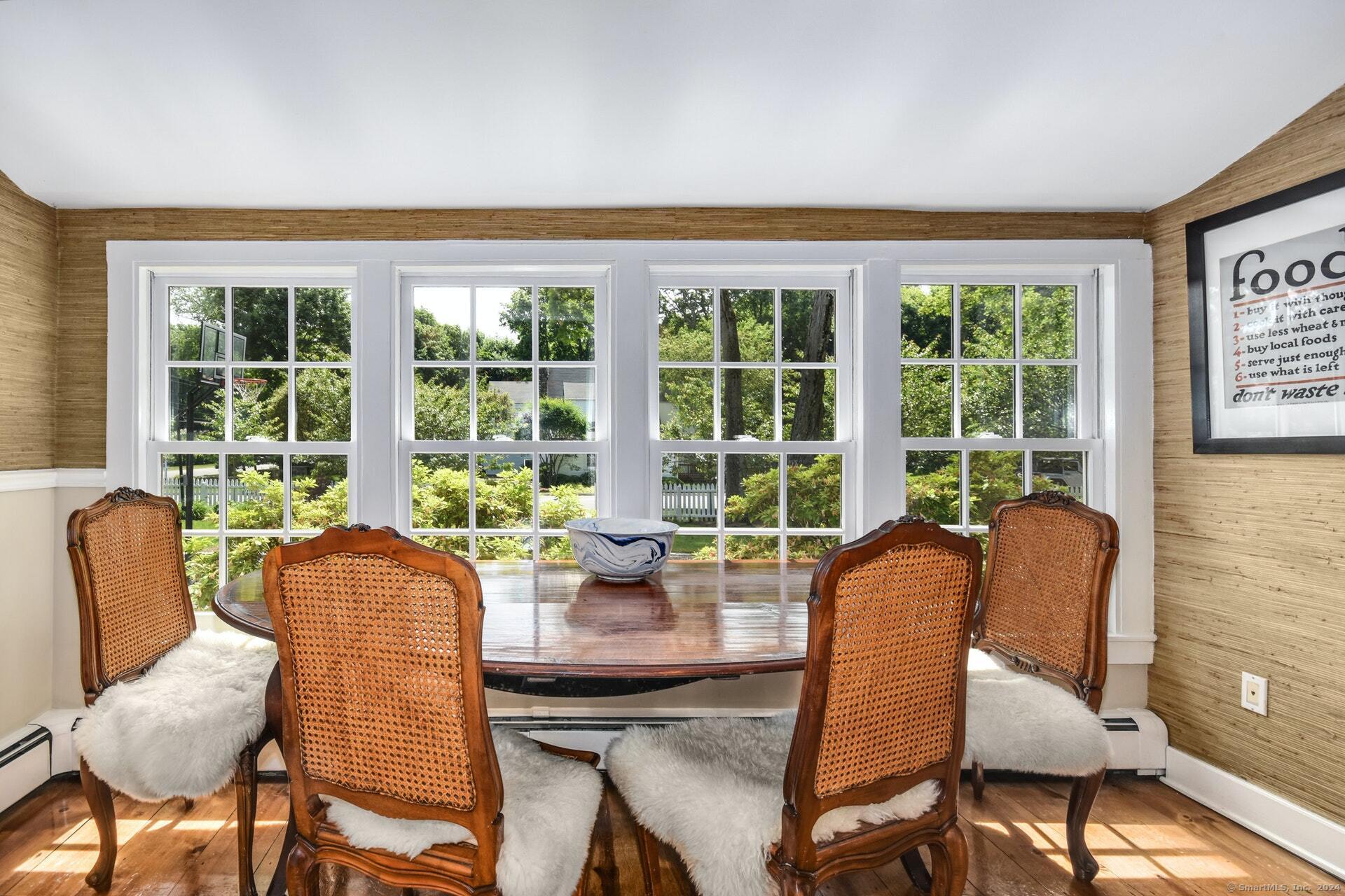 202 Old Kings Highway North