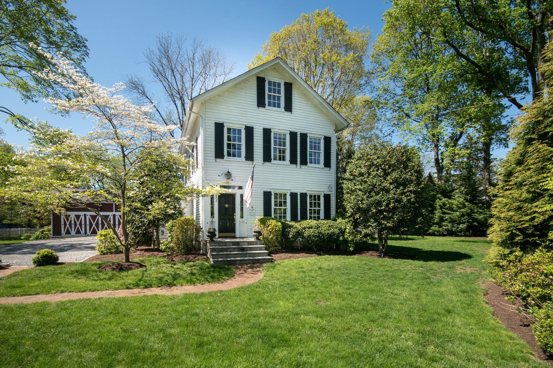 202 Old Kings Highway North