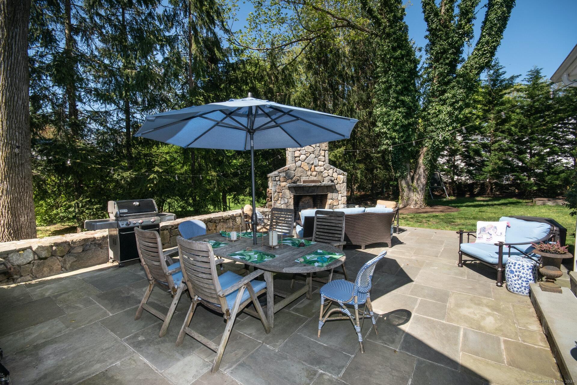 202 Old Kings Highway North