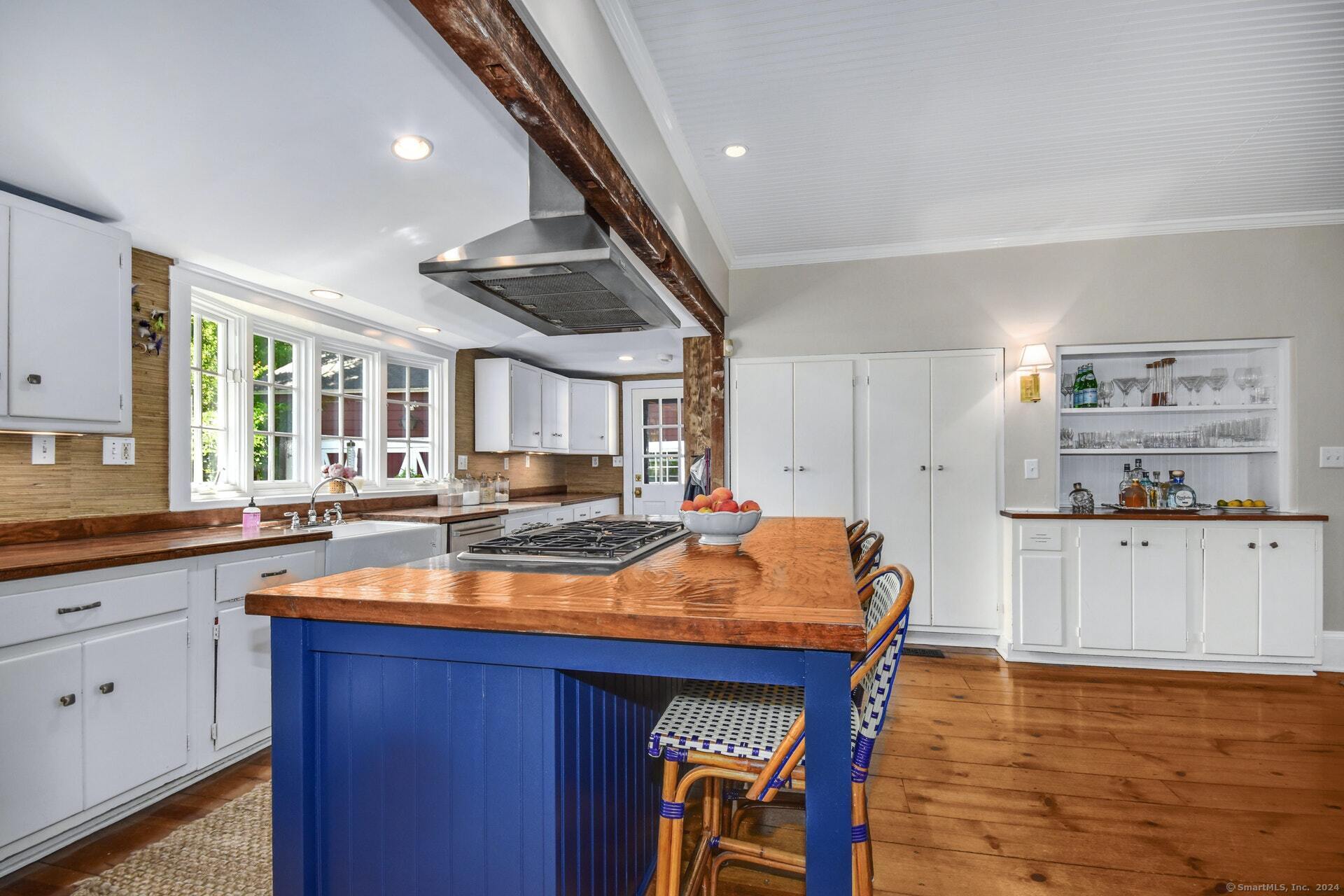 202 Old Kings Highway North