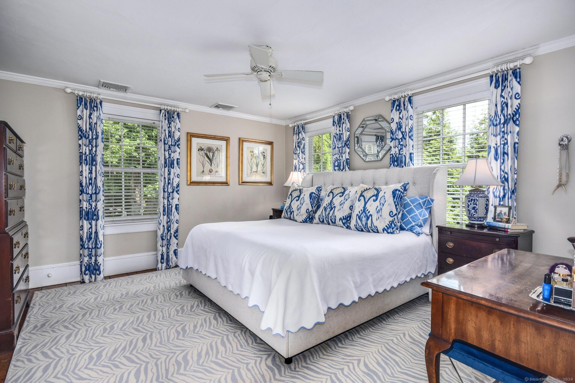 202 Old Kings Highway North