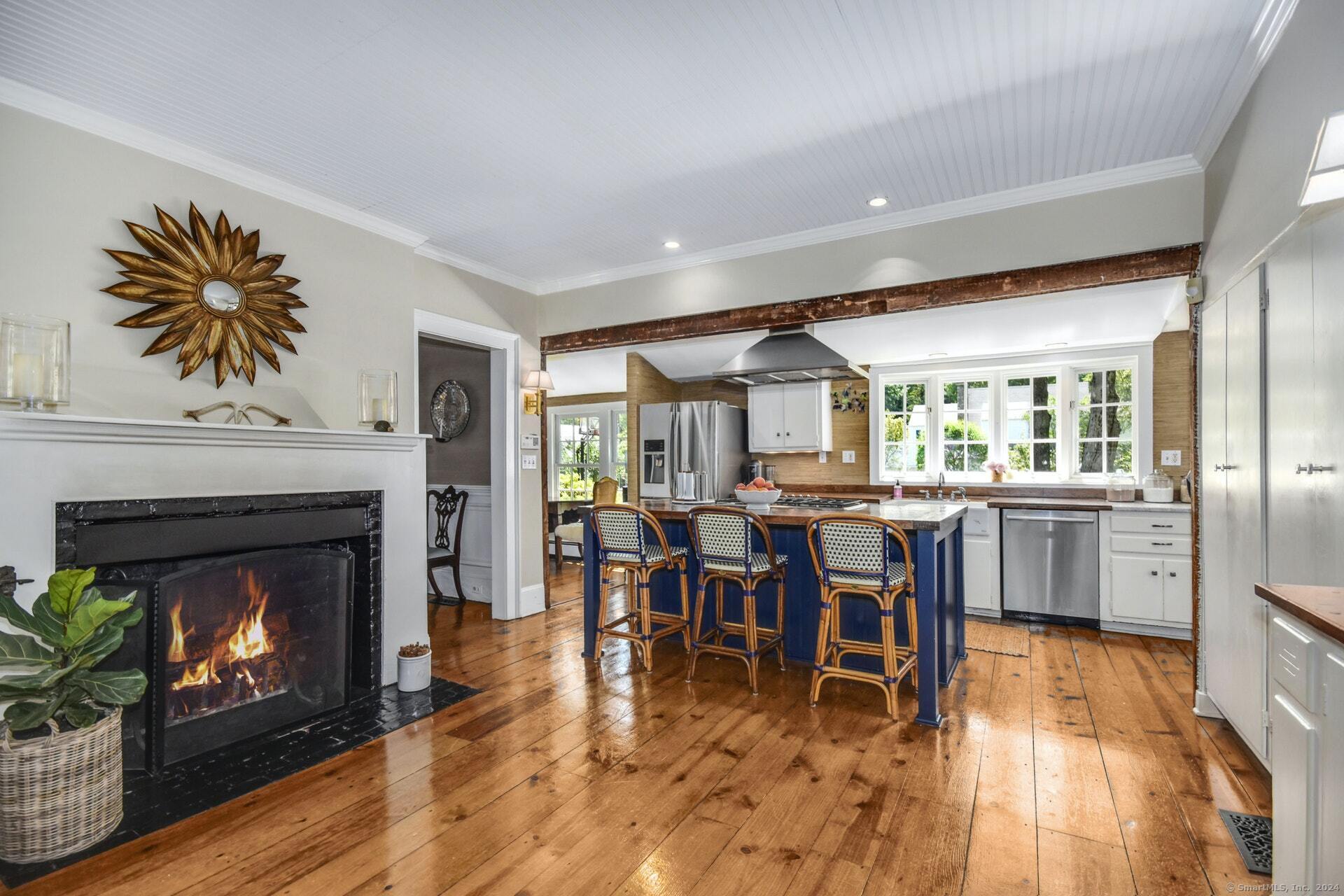 202 Old Kings Highway North