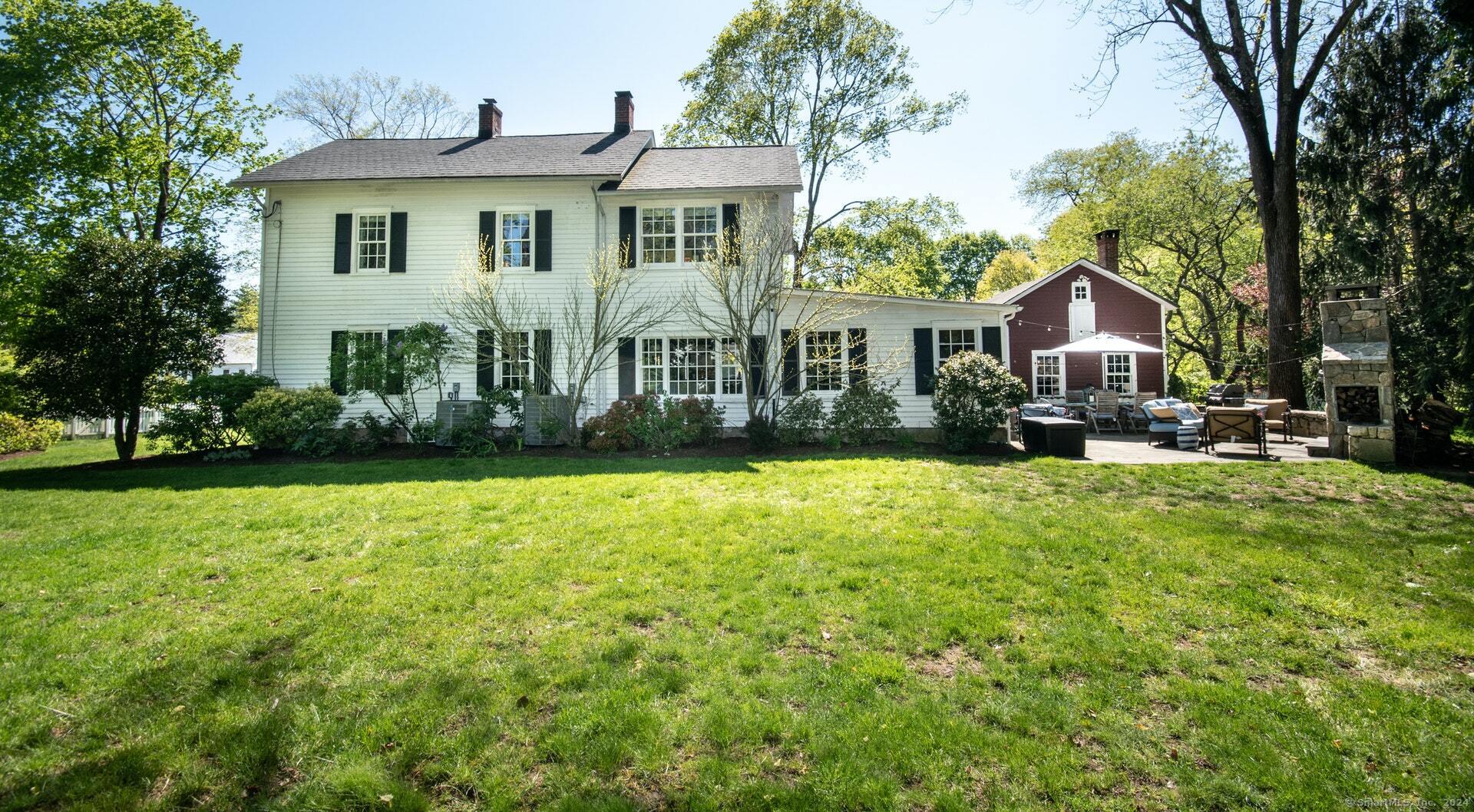 202 Old Kings Highway North