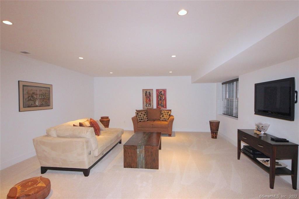 71 Kensett Lane 71