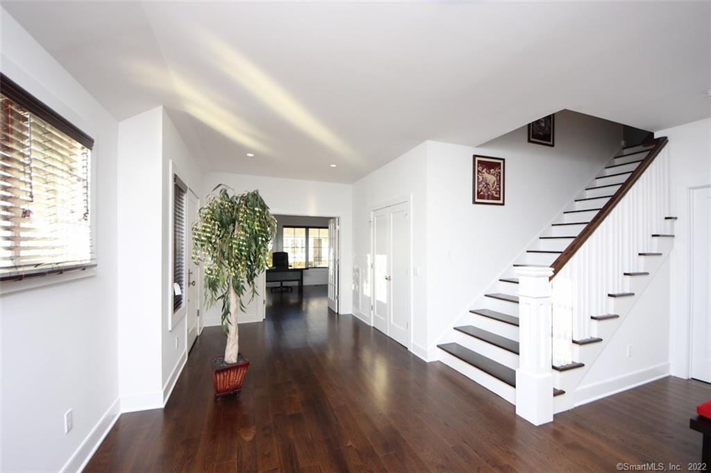 71 Kensett Lane 71