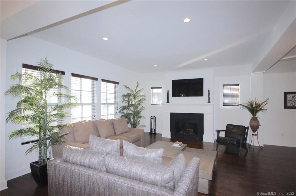 71 Kensett Lane 71