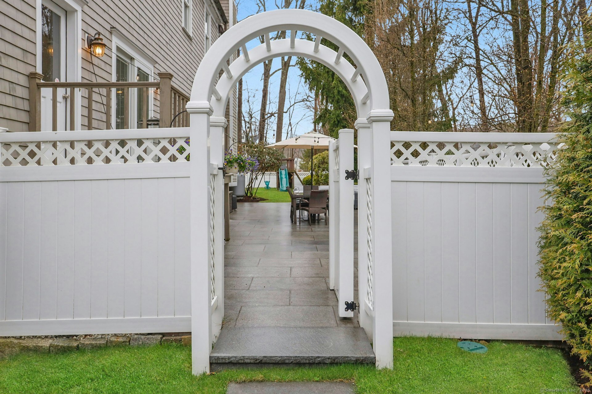 15 Cliff Avenue