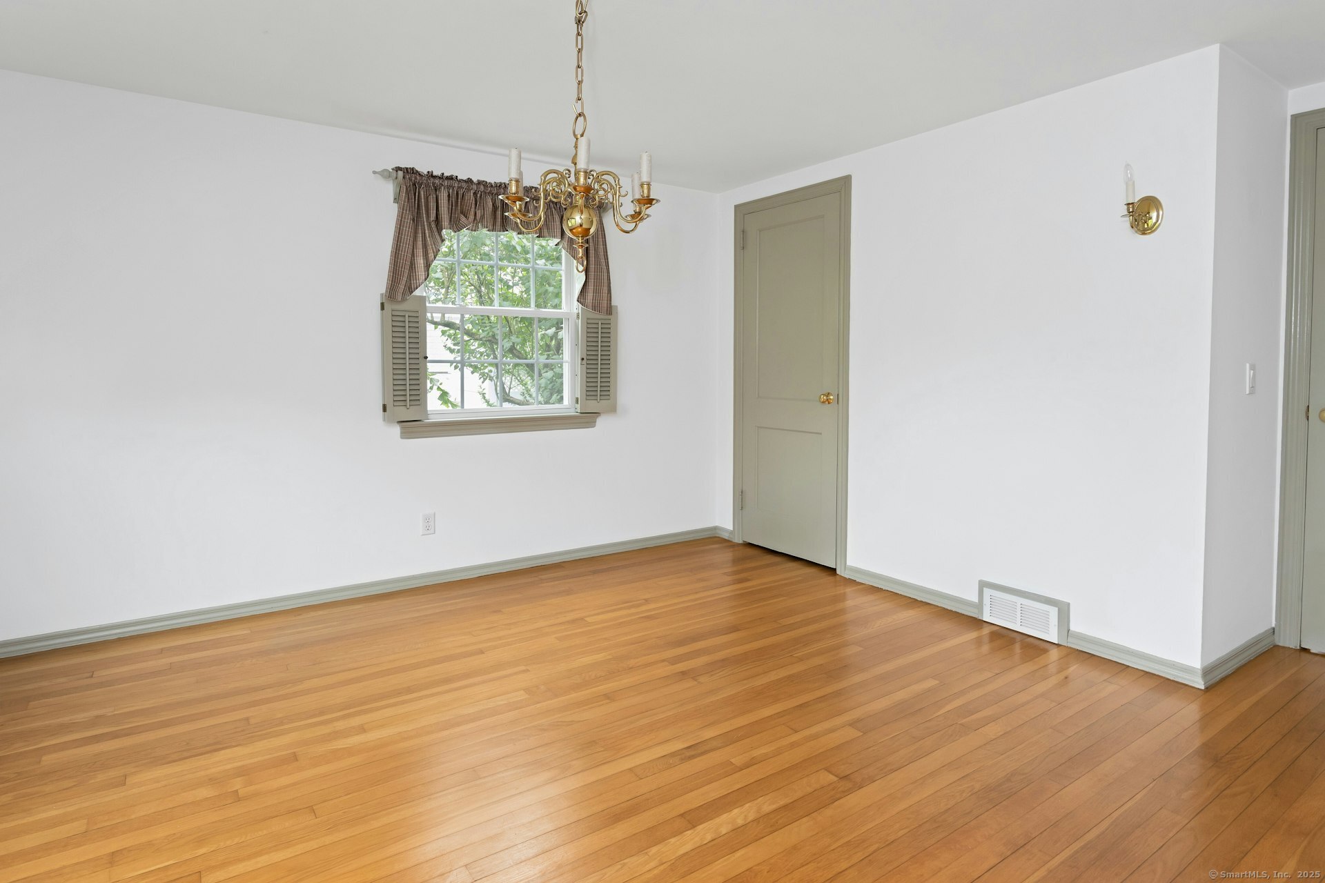 54 Oak Grove Place