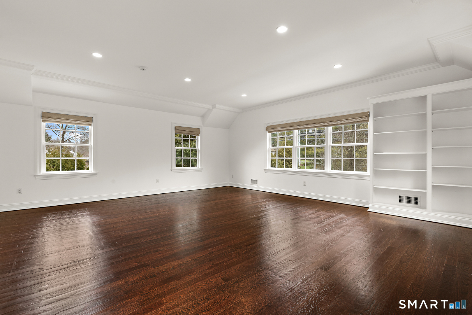 93 Mansfield Avenue
