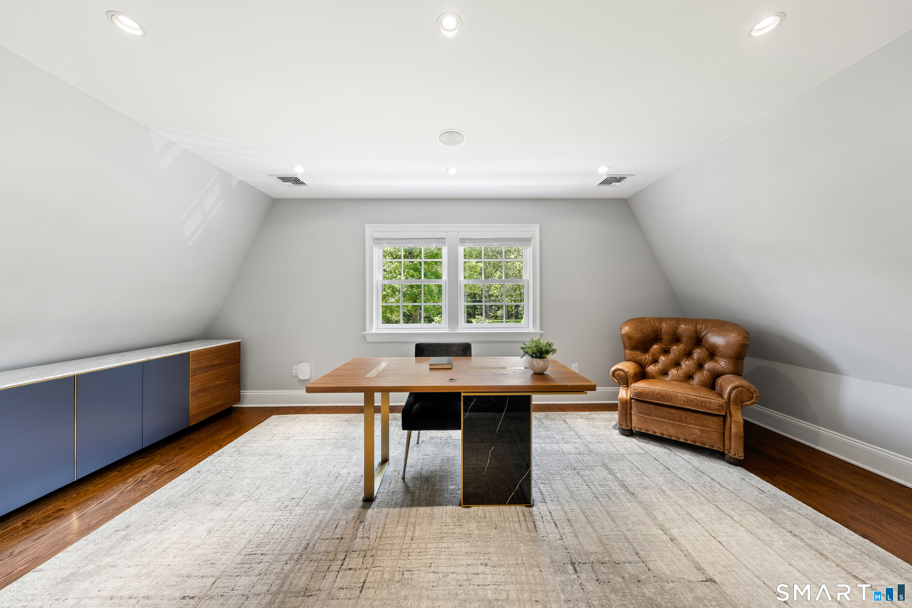 99 Hickok Road