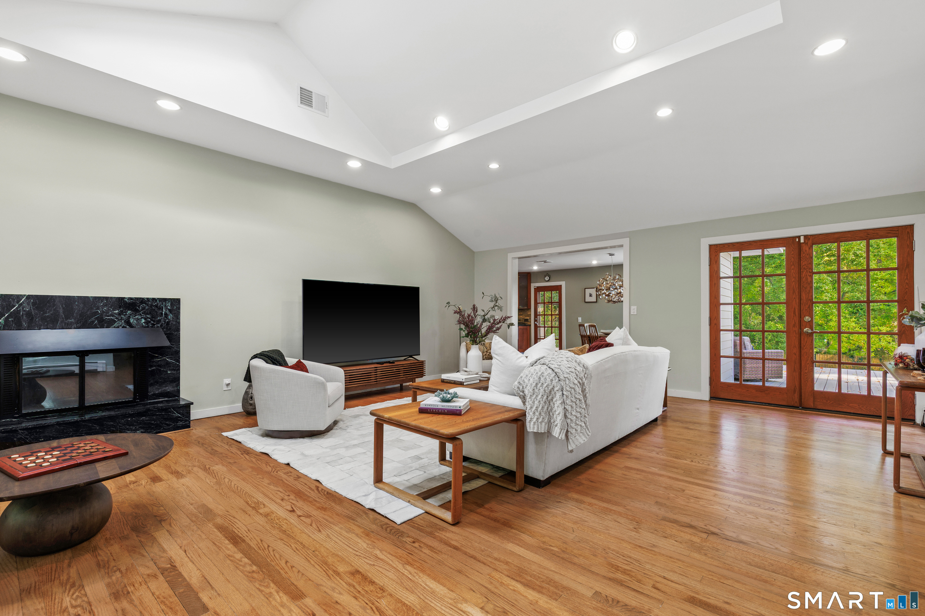 86 Camp Avenue